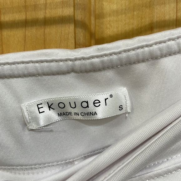 Ekouaer athletic white shirt attach trunks size S - Picture 11 of 12